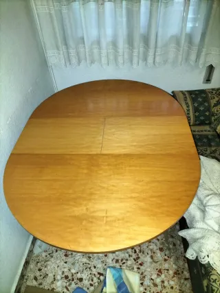 Mesa redonda extensible de madera