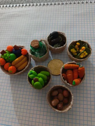 Miniaturas de comida para casas de muñecas