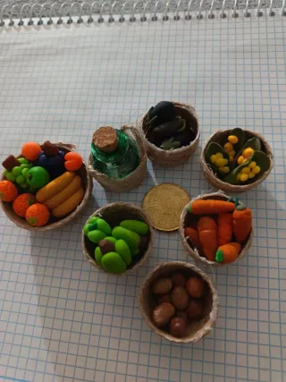 Miniaturas de comida para casas de muñecas