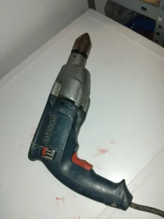 Taladro percutor Bosch profesional