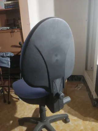 Silla de oficina azul y negra