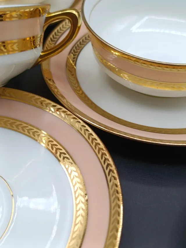 Set da tè in porcellana UC de Limoges