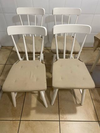 Mesa de cocina Ikea con 4sillas + cristal