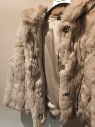 Chaquetón piel conejo beige