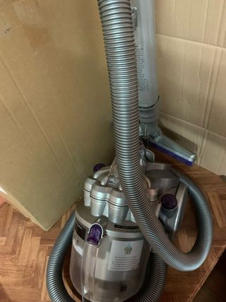 Aspirapolvere Dyson dc08