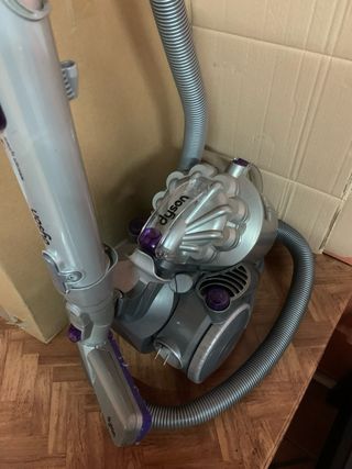 Aspirapolvere Dyson dc08