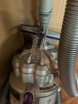 Aspirapolvere Dyson dc08