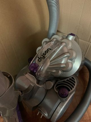 Aspirapolvere Dyson dc08
