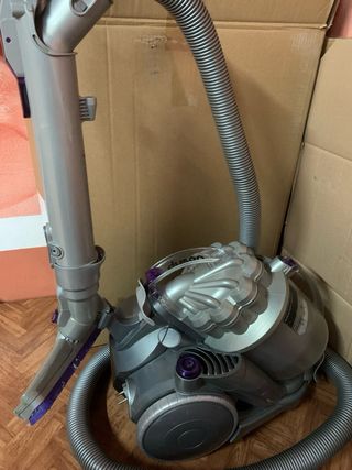 Aspirapolvere Dyson dc08