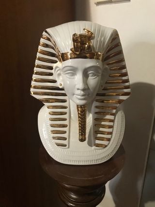 Mezzo busto di Tutankhamon