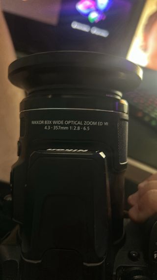 Cámara Nikon Coolpix P950 83x Zoom