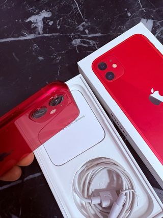 iPhone 11 in splendido colore rosso
