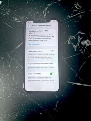 iPhone 11 in splendido colore rosso