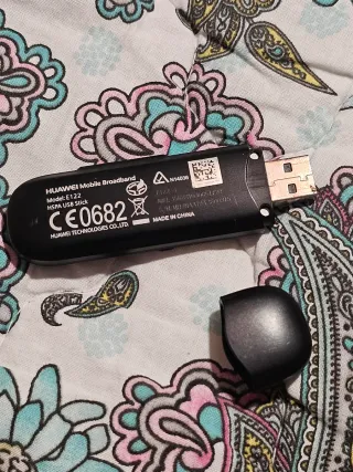 Chiavetta Internet Huawei E122 - Tre (3)