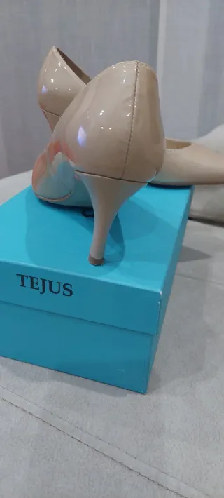 Zapatos de tacón color nude. Talla 37. Marca Tejus