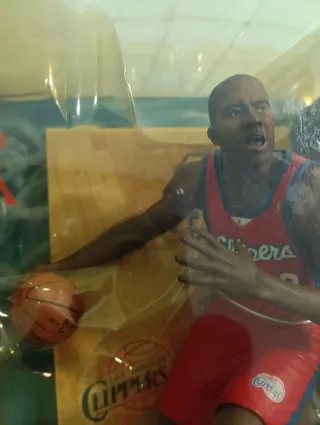 Figura Mcfarlane de Elton Brand Clippers Serie 12