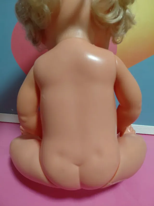 Muñeca antigua Famosa rubia