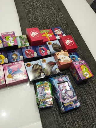 Box Statuette Minion, Care Bears, Hello Kitty