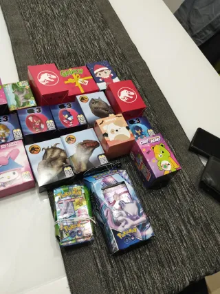 Box Statuette Minion, Care Bears, Hello Kitty