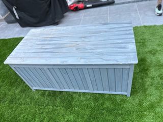 Baúl de jardín gris de madera