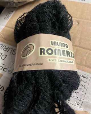 Lote 48 ovillos lana fantasía. Nuevo