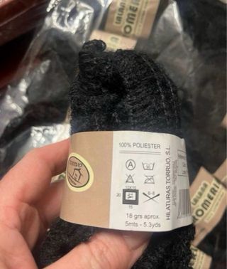 Lote 48 ovillos lana fantasía. Nuevo