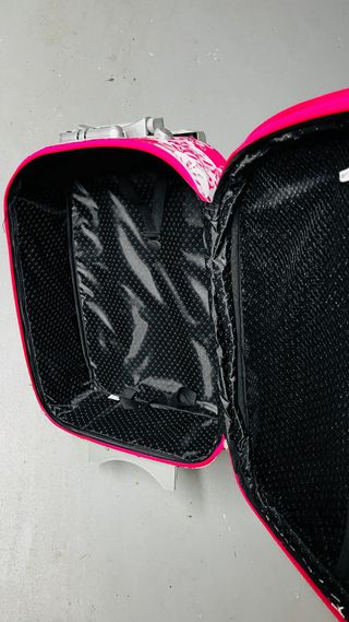 Maleta de viaje con ruedas y estampado floral