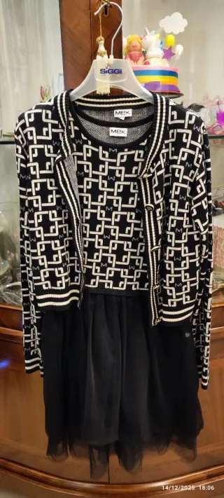 Vestito completo ragazza cardigan e gonna