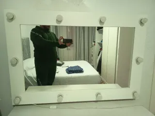 Specchio trucco con luci LED