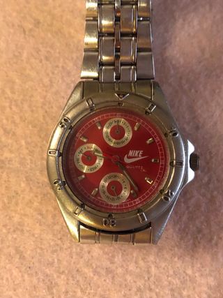 Reloj Nike Rojo y Plateado