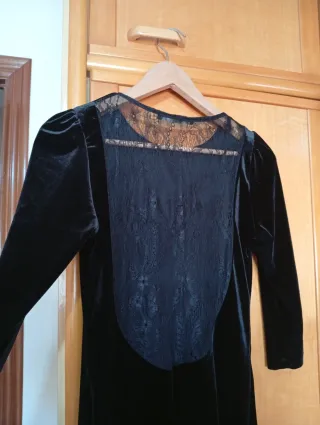 Vestido negro de terciopelo