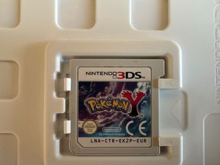 Pokemon Y Nintendo 3DS gioco ITA