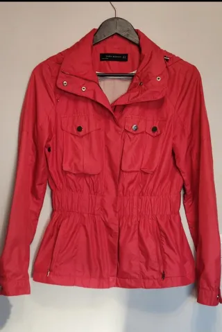 Chaqueta impermeable ligera Zara