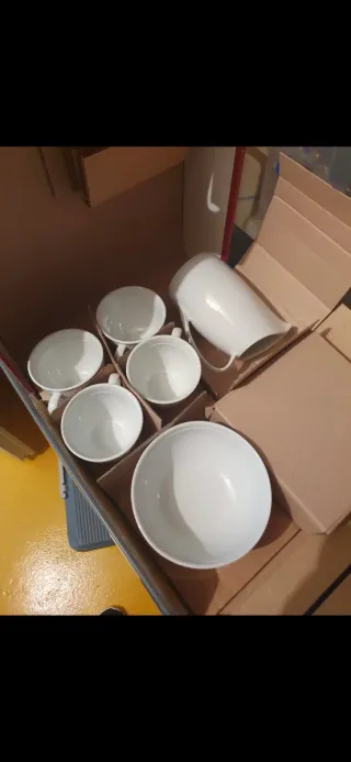 Set da caffè in porcellana bianca