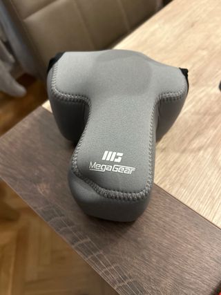 Cámara Canon EOS M50 con objetivo 15-45mm