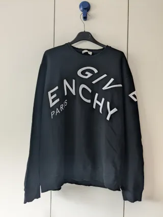 Sweatshirt Givenchy Preta Letring Relevo