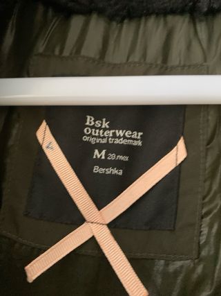 Anorak verde musgo con capucha.  Talla M