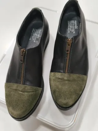 Meraki Zapatos Negros y Verdes con Cremallera