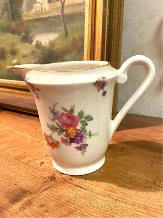 Jarrita de leche antigua de porcelana