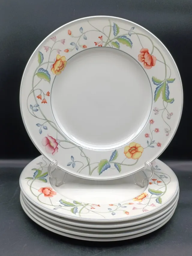 Set di 6 piatti in porcellana tedesca Villeroy & Boch con delicato design floreale