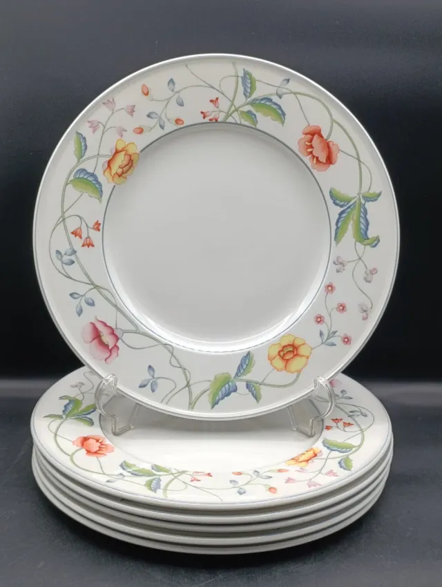 Set di 6 piatti in porcellana tedesca Villeroy & Boch con delicato design floreale