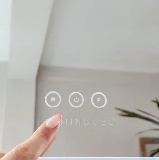 Specchio trucco con luci LED