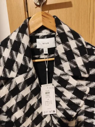 Abrigo Vila Blanco y Negro Nuevo