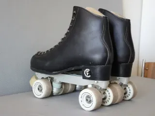 Pattini a rotelle neri CF 295 (44)