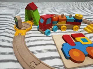 Juguetes de madera tren y bloques