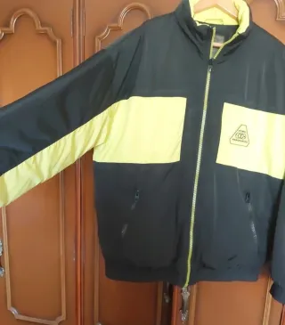 Cazadora acolchada L negra y amarilla