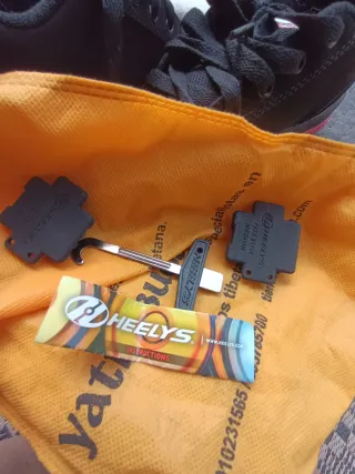 Zapatillas Heelys con Ruedas Negras y Rosas