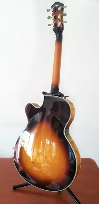 Guitarra Cort Yorktown + Estuche