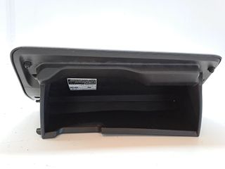 GUANTERA TOYOTA YARIS (5)