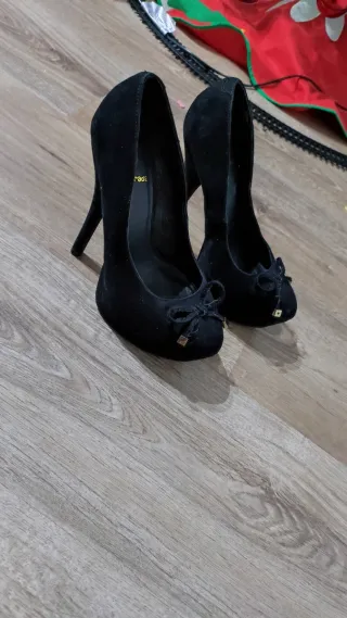 Tacones Talla 36 Negros y Plateados